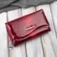 Portfel damski skórzany lakierowany z roślinnym wzorem czerwony SP-24-RD